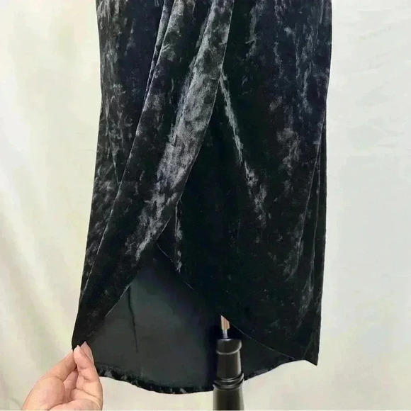 NWT New York & Company Eva Mendes Black Velvet Faux Wrap Dress Size XS/Small New - Picture 5 of 14